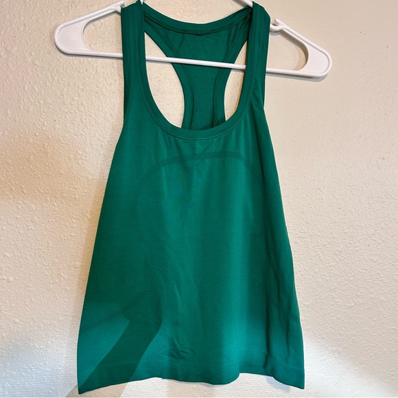 Lululemon Athletica Tank Top - Picture 1 of 3